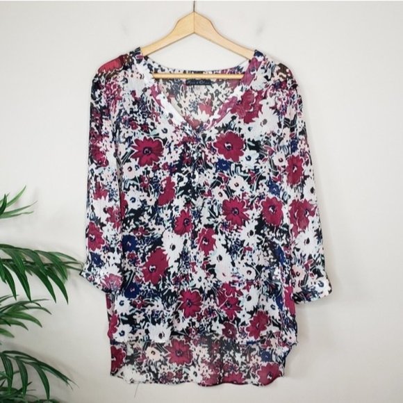 Rose & Olive | Floral V-neck Blouse